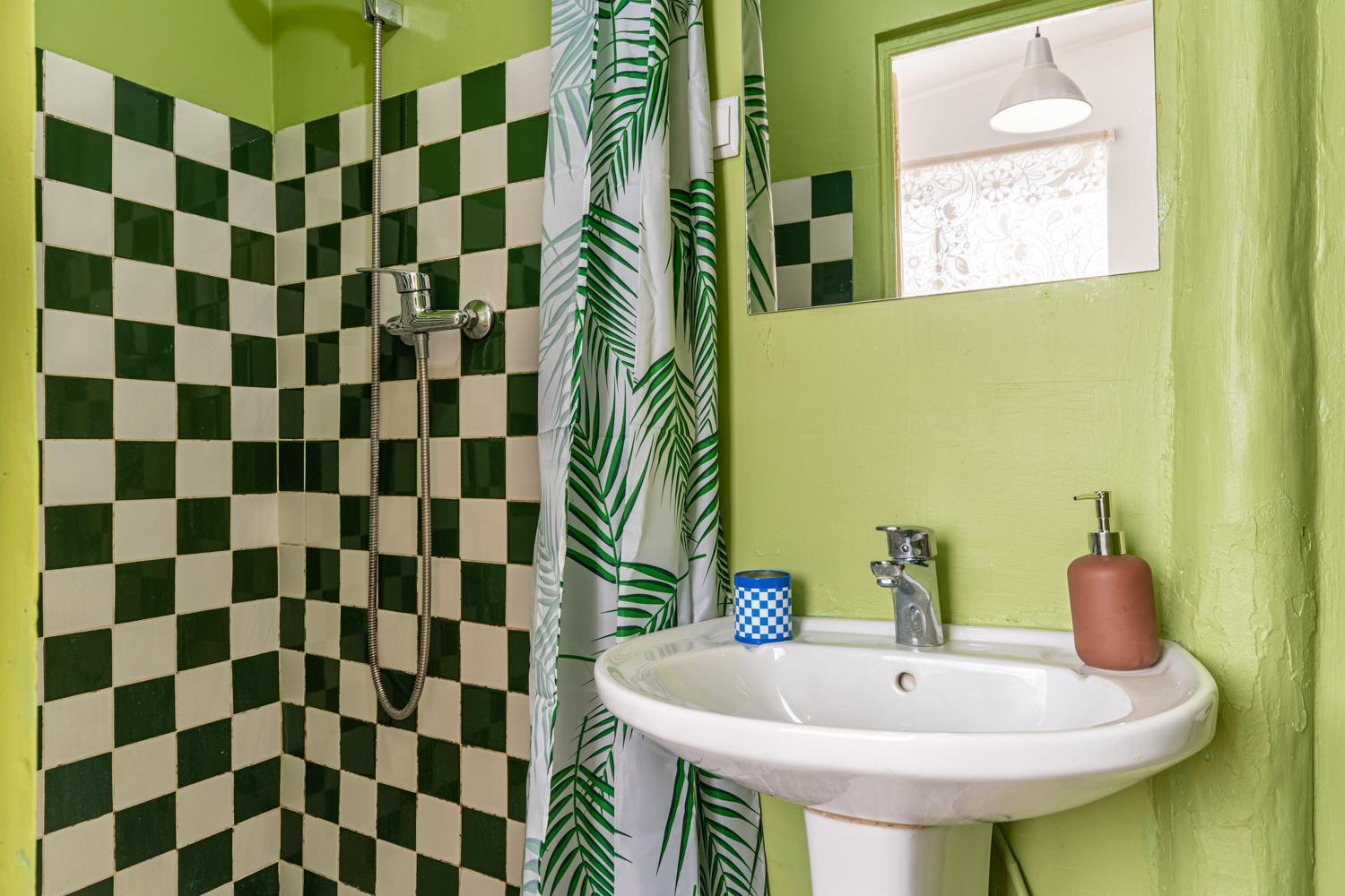 Spacious Apartment With Terrace At Graca Lisbona Esterno foto